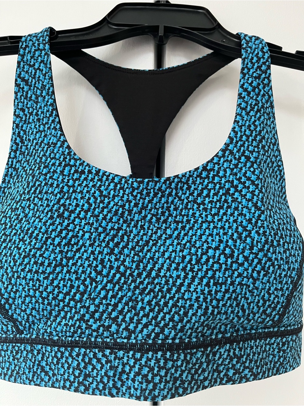 lululemon Blue and Black Patterned Circuit Breaker Racerback Sports Bra